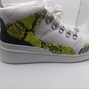 Vince Camuto 7.5 Women's Sneakers Black and Yellow